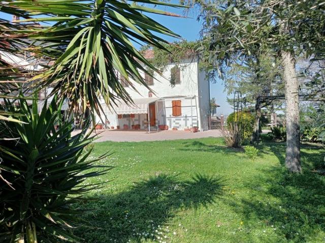 Villetta indipendente in vendita di 350 m²