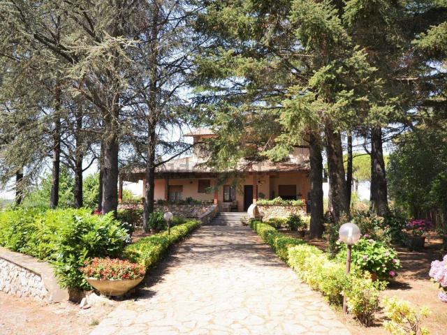 Villetta indipendente in vendita di 350 m²