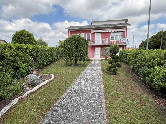 Villetta indipendente in vendita di 350 m²