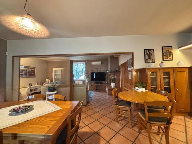 Villetta indipendente in vendita di 350 m²