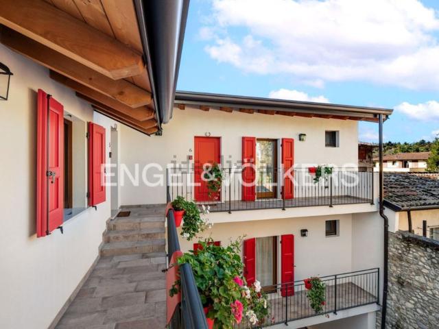 Villetta indipendente in vendita di 350 m² in Via C. Cavour