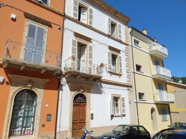 Villetta indipendente in vendita di 350 m² in Via Camillo Benso Conte di Cavour