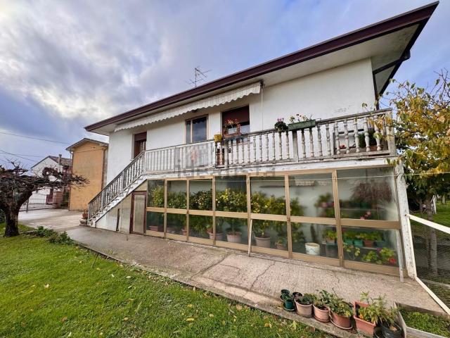Villetta indipendente in vendita di 350 m² in Via Borghetto