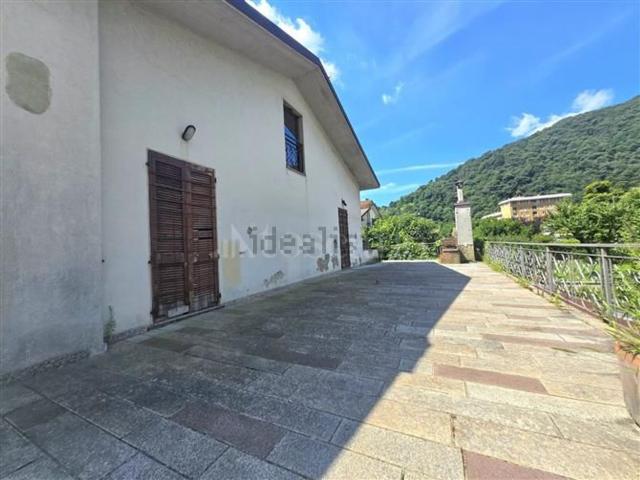Villetta indipendente in vendita di 350 m² in Via G. Marconi