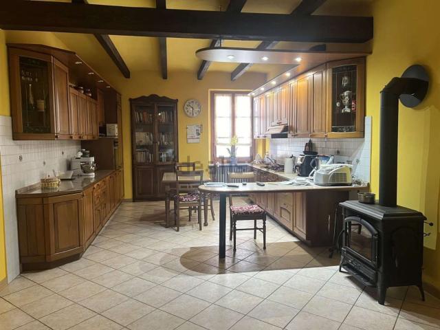 Villetta indipendente in vendita di 350 m² in Via Garibaldi, 50