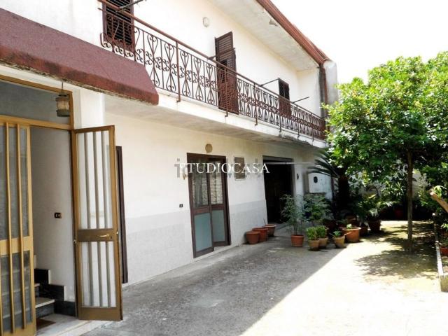 Villetta indipendente in vendita di 350 m² in Via Gian Battista Vico