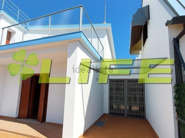 Villetta indipendente in vendita di 350 m² in Via Gianni Rodari