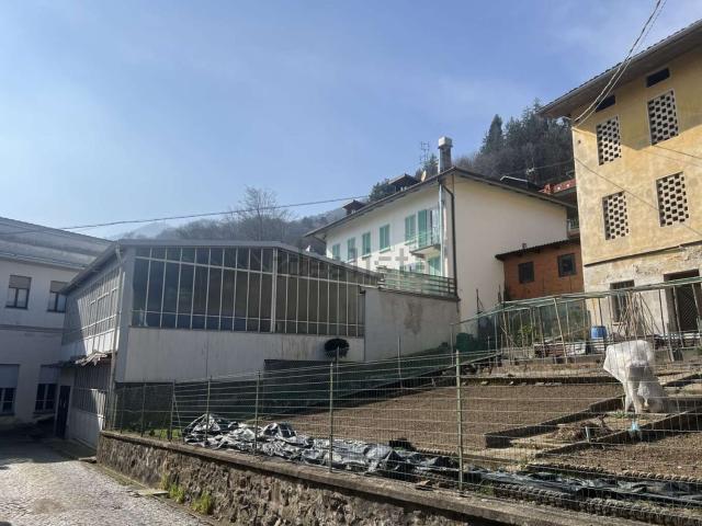 Villetta indipendente in vendita di 350 m² in Via Guglielmo Marconi, 4