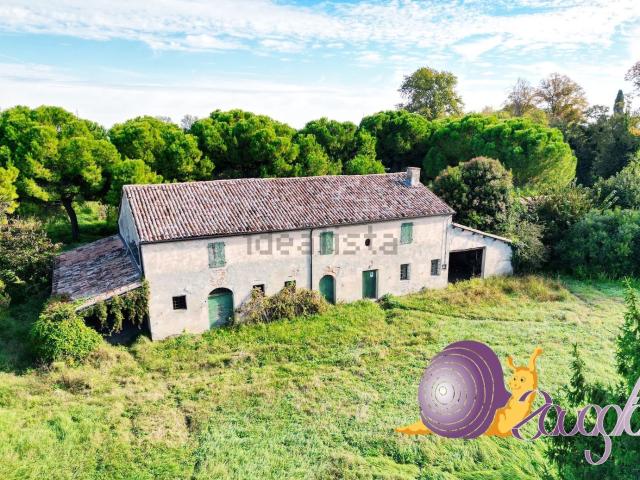 Villetta indipendente in vendita di 350 m² in Via Emilia, 740