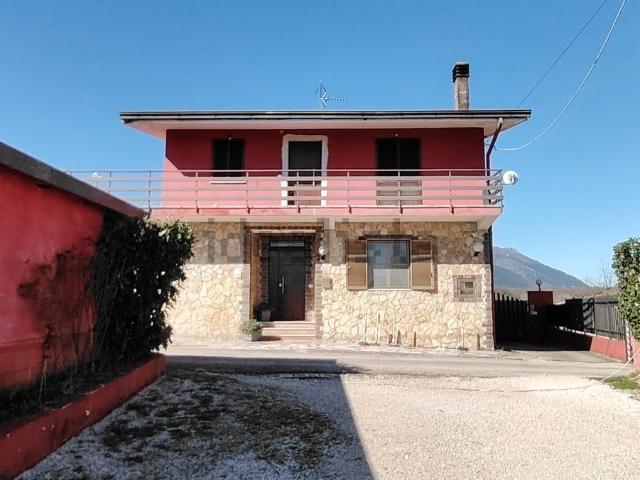 Villetta indipendente in vendita di 350 m² in Via Fontana dei Conti, 44
