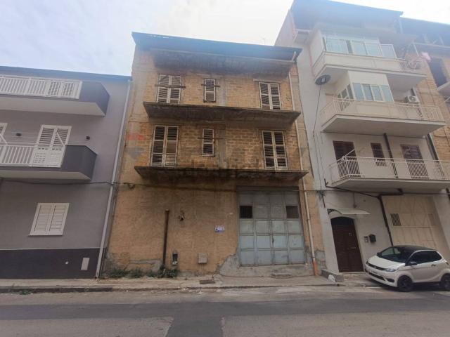 Villetta indipendente in vendita di 350 m² in Via Ferdinando Magellano, 43