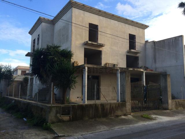 Villetta indipendente in vendita di 350 m² in Via Omero