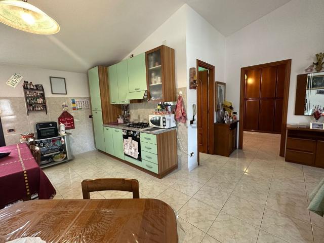 Villetta indipendente in vendita di 350 m² in Via Milano