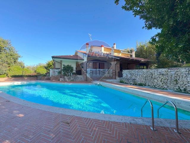 Villetta indipendente in vendita di 350 m² in Via San Giorgio, 63