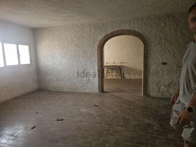 Villetta indipendente in vendita di 350 m² in Via Enrico Fermi