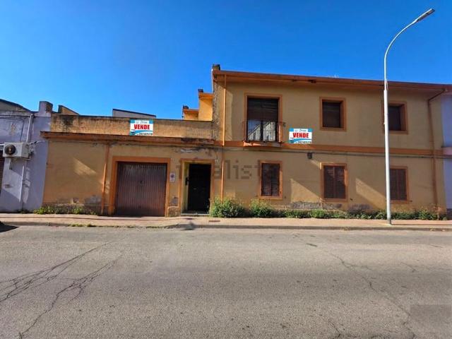 Villetta indipendente in vendita di 350 m² in Via Sardegna, 54