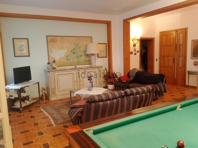 Villetta indipendente in vendita di 350 m² in Via Senese Romana, 50053