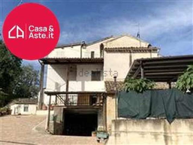Villetta indipendente in vendita di 350 m² in Via Pozzo, 96