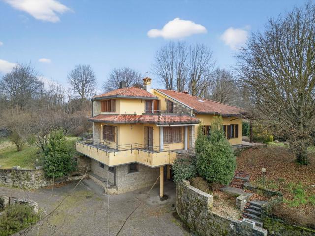 Villetta indipendente in vendita di 350 m² in Via per Novedrate, 15