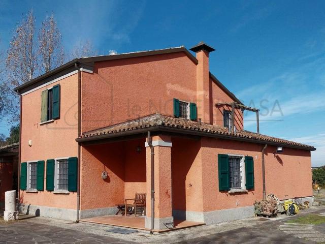 Villetta indipendente in vendita di 350 m² in Via Provinciale Gatteo, 900