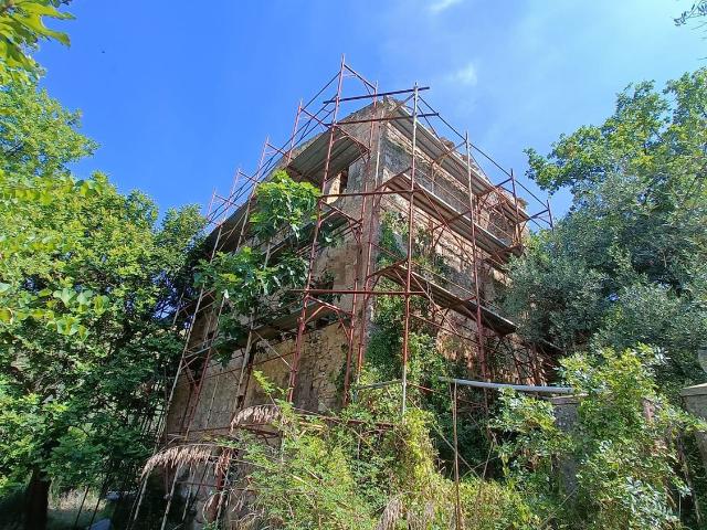 Villetta indipendente in vendita di 350 m² in Via Querce