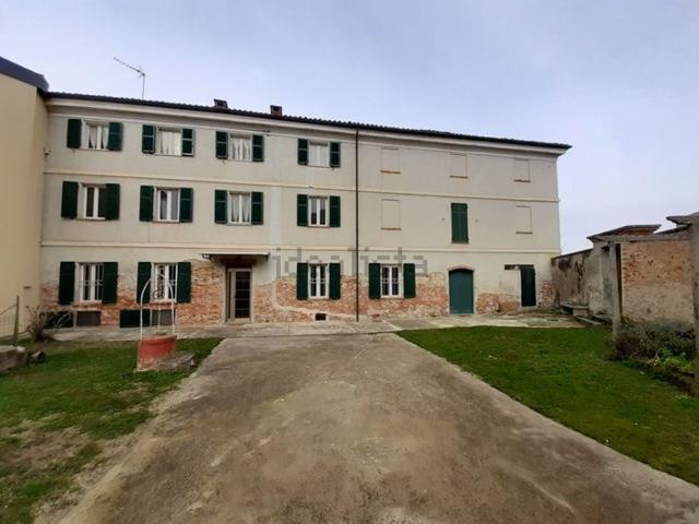 Villetta indipendente in vendita di 350 m² in Via Roma