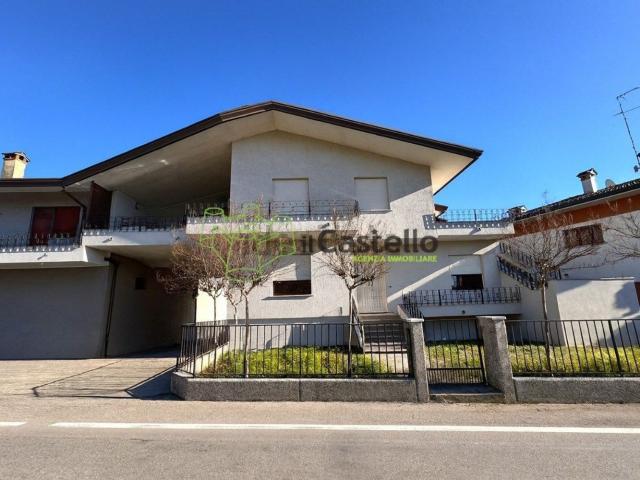 Villetta indipendente in vendita di 350 m² in Via Roma, 215