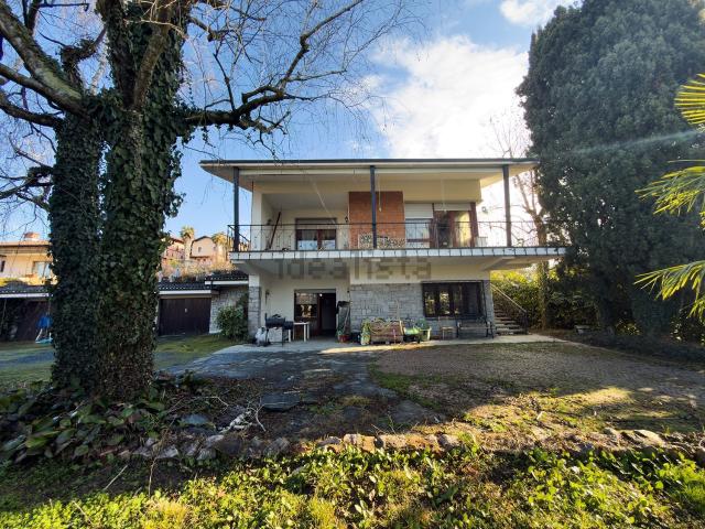 Villetta indipendente in vendita di 350 m² in Via Roma, 37