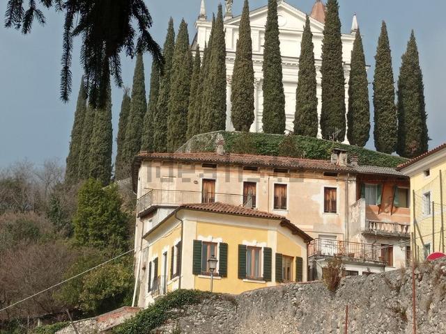 Villetta indipendente in vendita di 350 m² in Via Riva, 20