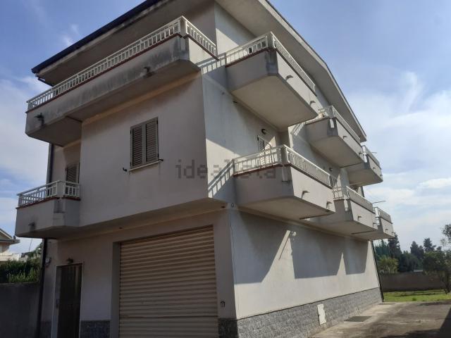 Case e ville in vendita di 350 m² in Via Risorgimento, 6