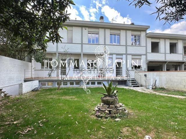 Villetta indipendente in vendita di 350 m² in Via Villamagna, 10