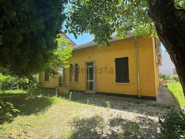 Villetta indipendente in vendita di 350 m² in Viale Miramare