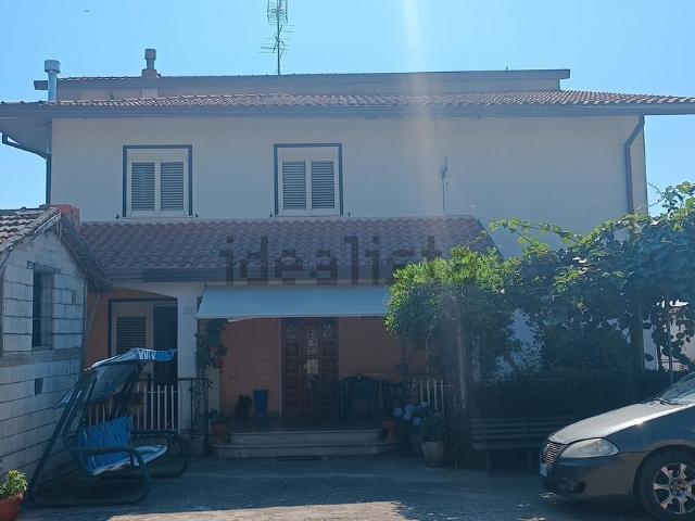 Villetta indipendente in vendita di 350 m² in Contrada Bosco