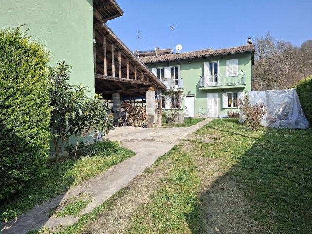 Villetta indipendente in vendita di 350 m² in Frazione Sessant, 194