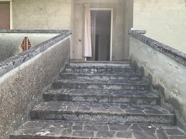 Villetta indipendente in vendita di 350 m² in Strada Lobia, 213