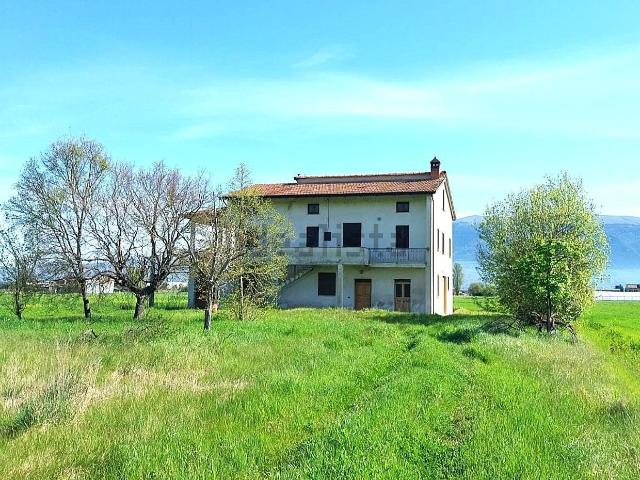Villetta indipendente in vendita di 351 m² in Via Stazione