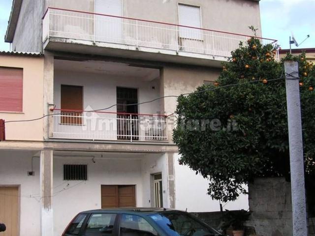 Villetta indipendente in vendita di 352 m² in Via dei Bizantini, 157