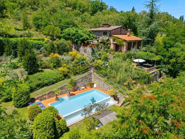 Villetta indipendente in vendita di 353 m² in Strada Provinciale della Panca O Pancucc, 42