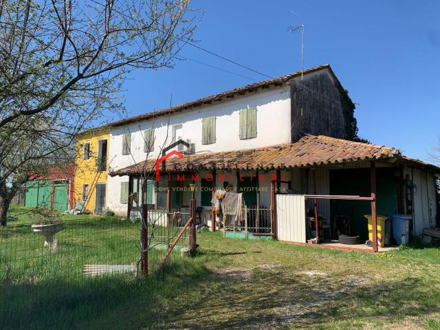 Villetta indipendente in vendita di 354 m² in Via Europa Unita