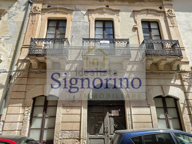 Villetta indipendente in vendita di 354 m² in Via Vittorio Veneto
