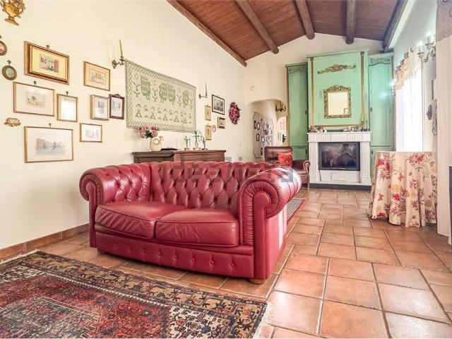 Villetta indipendente in vendita di 355 m² in Via Giuseppe Zuddas
