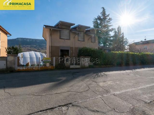 Villetta indipendente in vendita di 355 m² in Via Martin Luther King