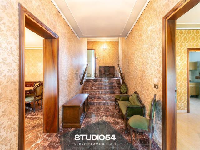 Villetta indipendente in vendita di 355 m² in Via Tabina, 43