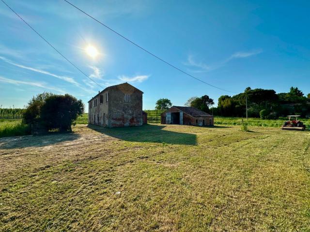 Villetta indipendente in vendita di 356 m² in Via Aldo Chiorboli
