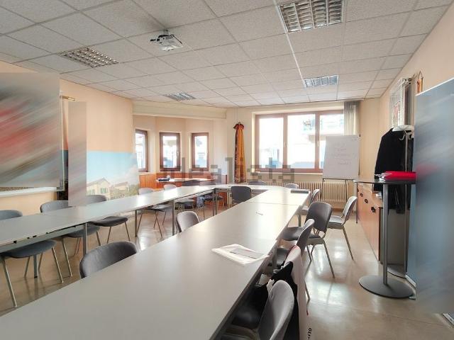Villetta indipendente in vendita di 356 m² in Via delle Corse
