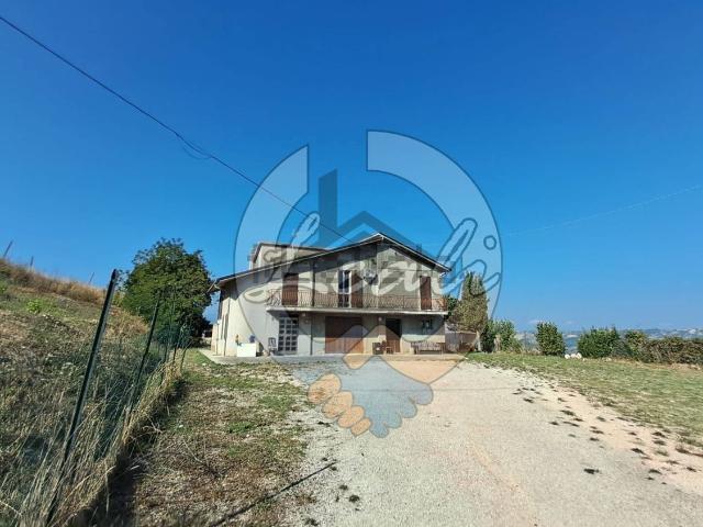 Villetta indipendente in vendita di 357 m² in Via Giacomo Brodolini, 15