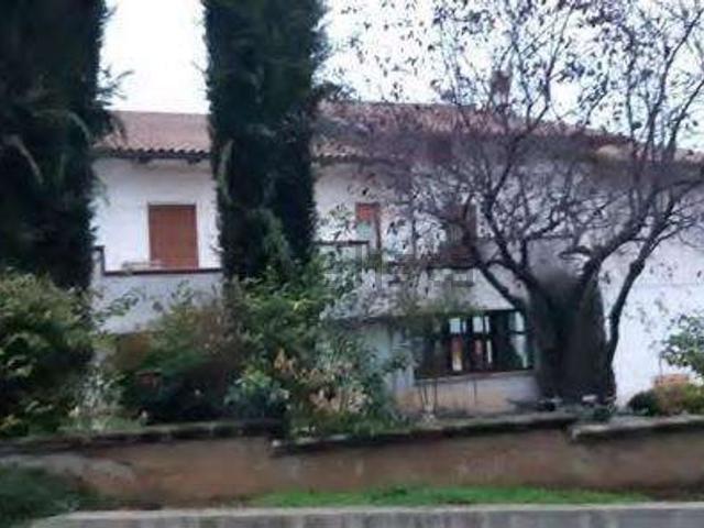 Villetta indipendente in vendita di 357 m² in Via Val di Foro