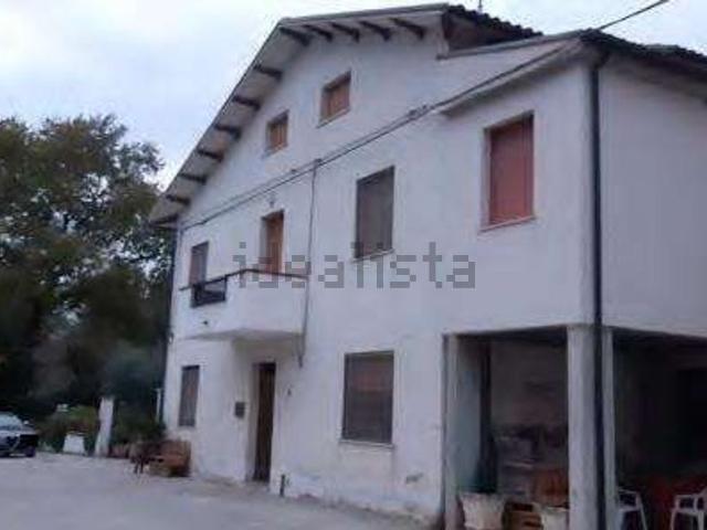 Villetta indipendente in vendita di 357 m² in Via Val di Foro