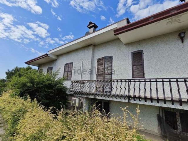 Villetta indipendente in vendita di 358 m² in Via Badia