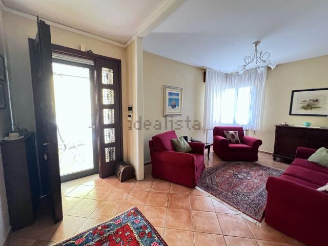 Villetta indipendente in vendita di 358 m² in Via Porta a Mare